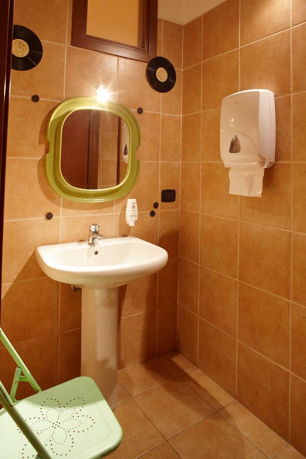 Mantua Hostal Екстер'єр фото